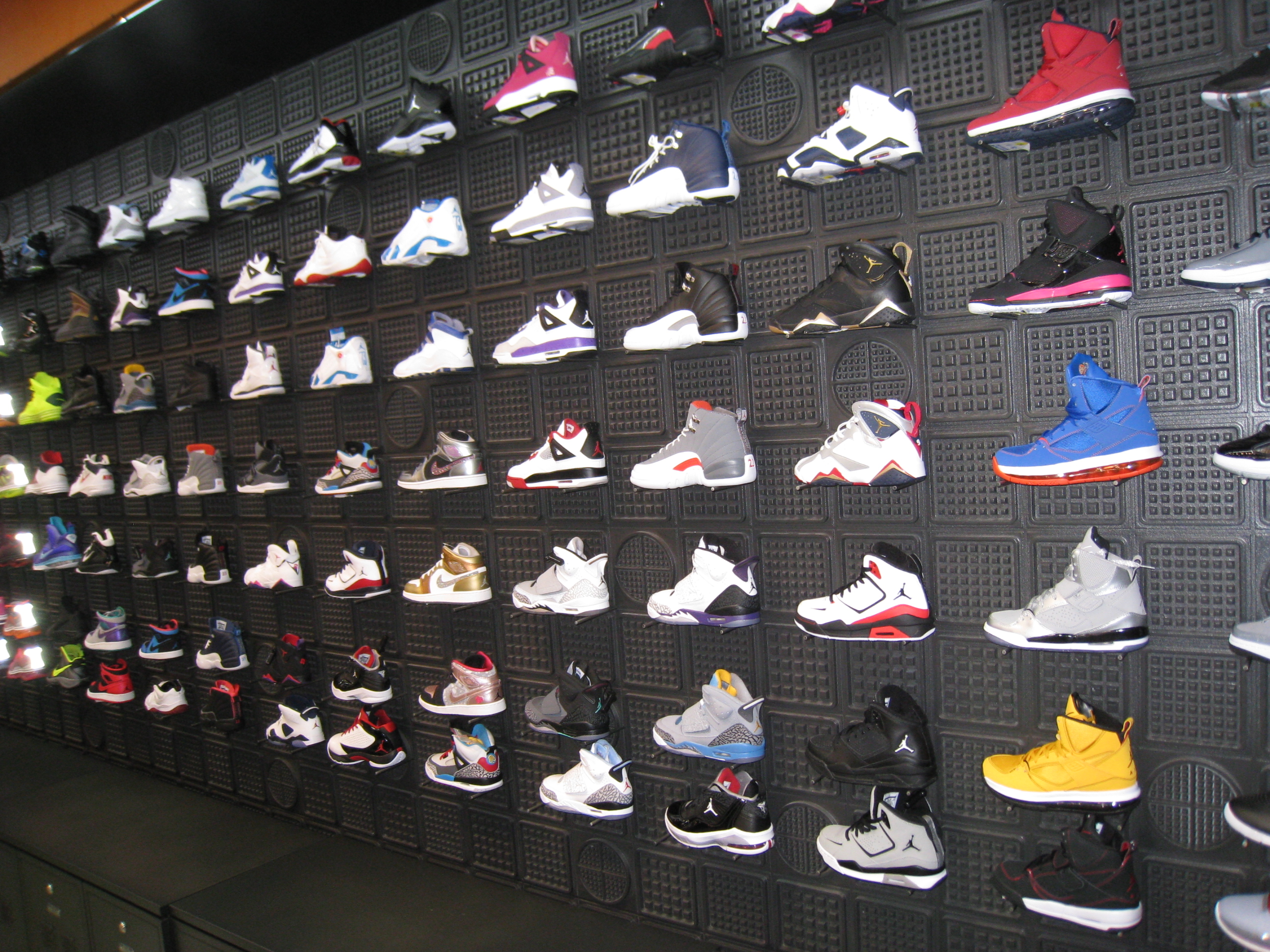 is there a jordan outlet