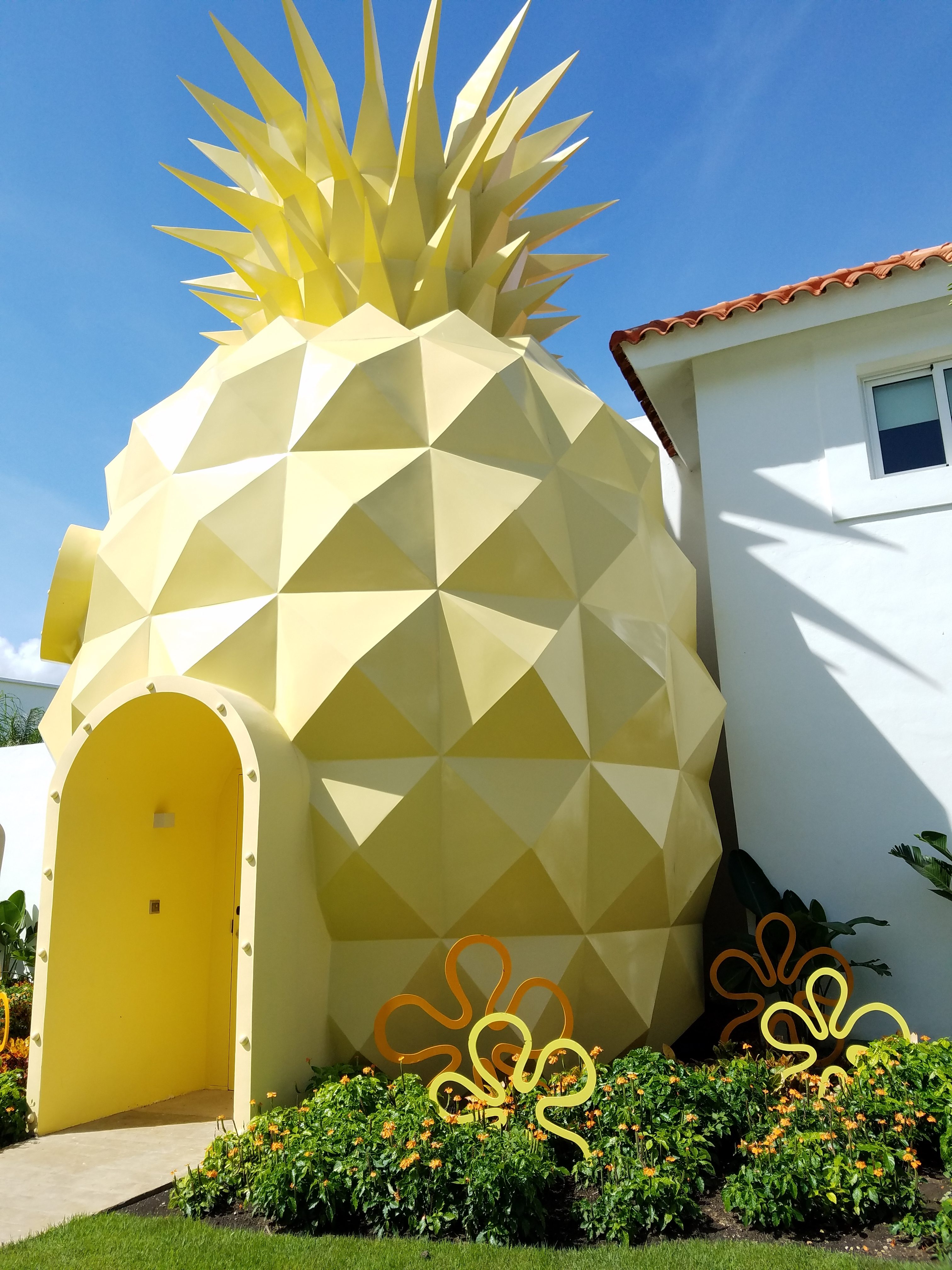 spongebob pineapple house